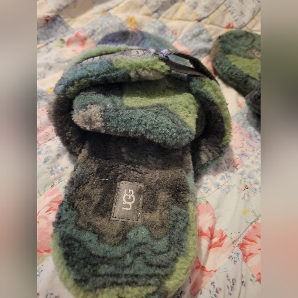 UGG Camouflage Green and Gray Slippers - Picture 3 of 6